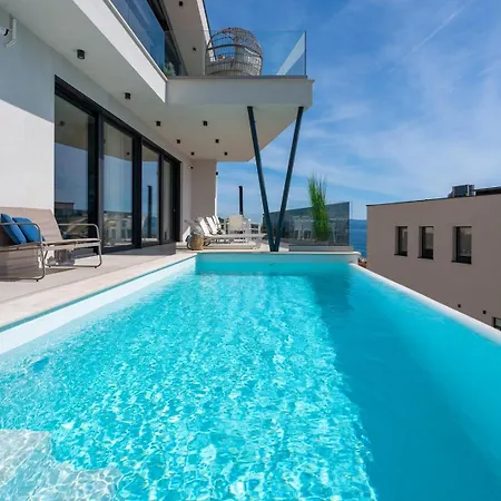 Villa Flower With 3 En-suite Bedrooms, Heated Pool, Sea Views