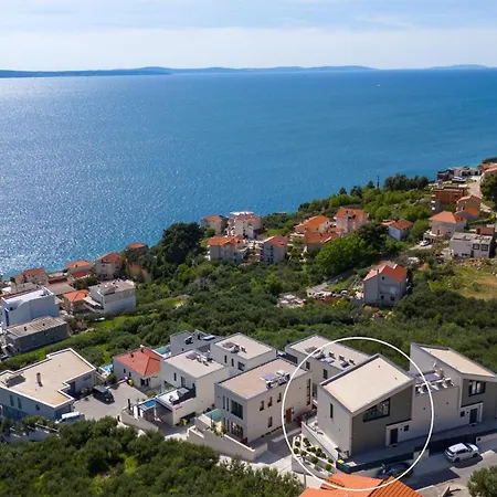 Flower With 3 En-suite Bedrooms, Heated Pool, Sea Views