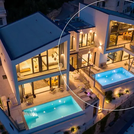 Villa Flower With 3 En-suite Bedrooms, Heated Pool, Sea Views *