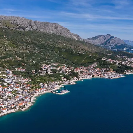 Villa Flower With 3 En-suite Bedrooms, Heated Pool, Sea Views Jesenice (Split-Dalmatia)